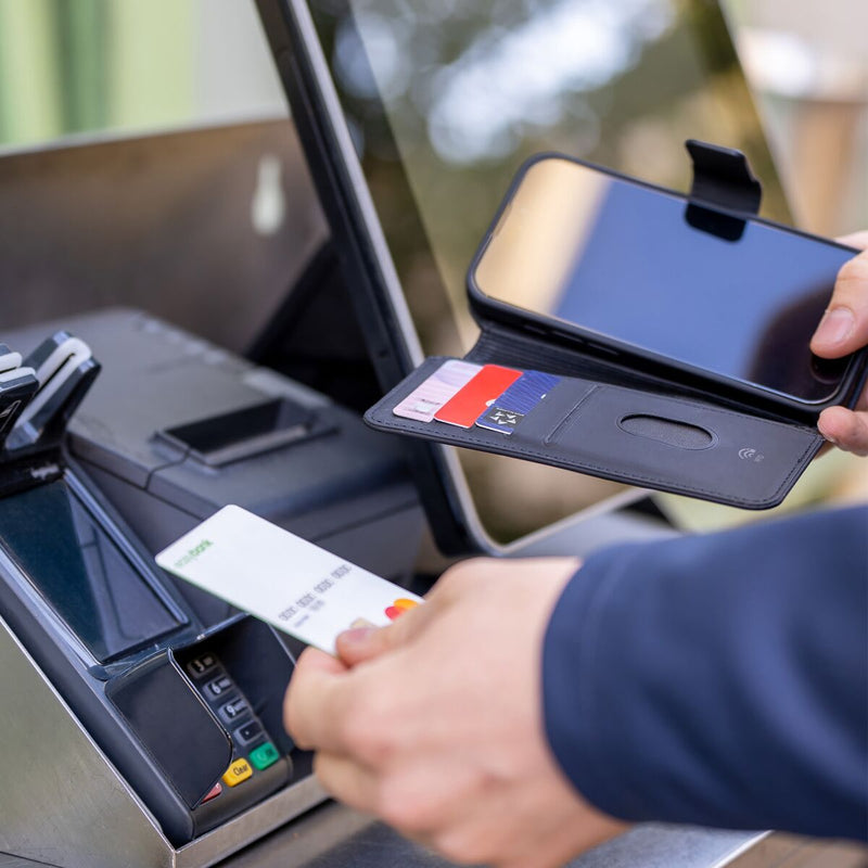 Magnetic Flip Cover Black | 06360484