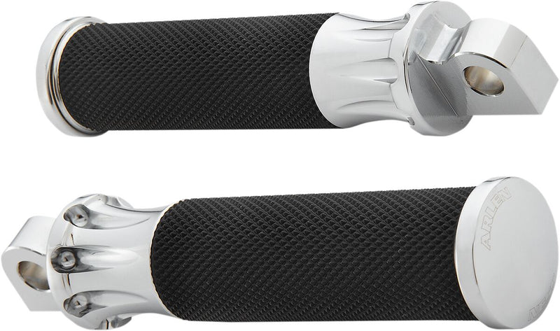 Fusion Male-Mount Footpegs Black / Chrome For Harley Davidson FLD 1690 ABS