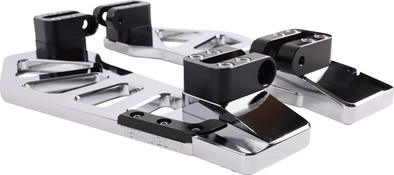SpeedLiner Passenger Floorboards Black / Chrome For Harley Davidson FLD 1690