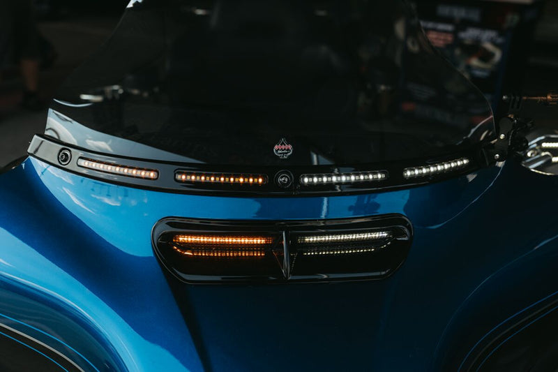 Genesis® 4 All-In-One Dynamic LED Batwing Fairing Vent Insert Black / Gloss For Harley Davidson FLH 1868 ABS 2021