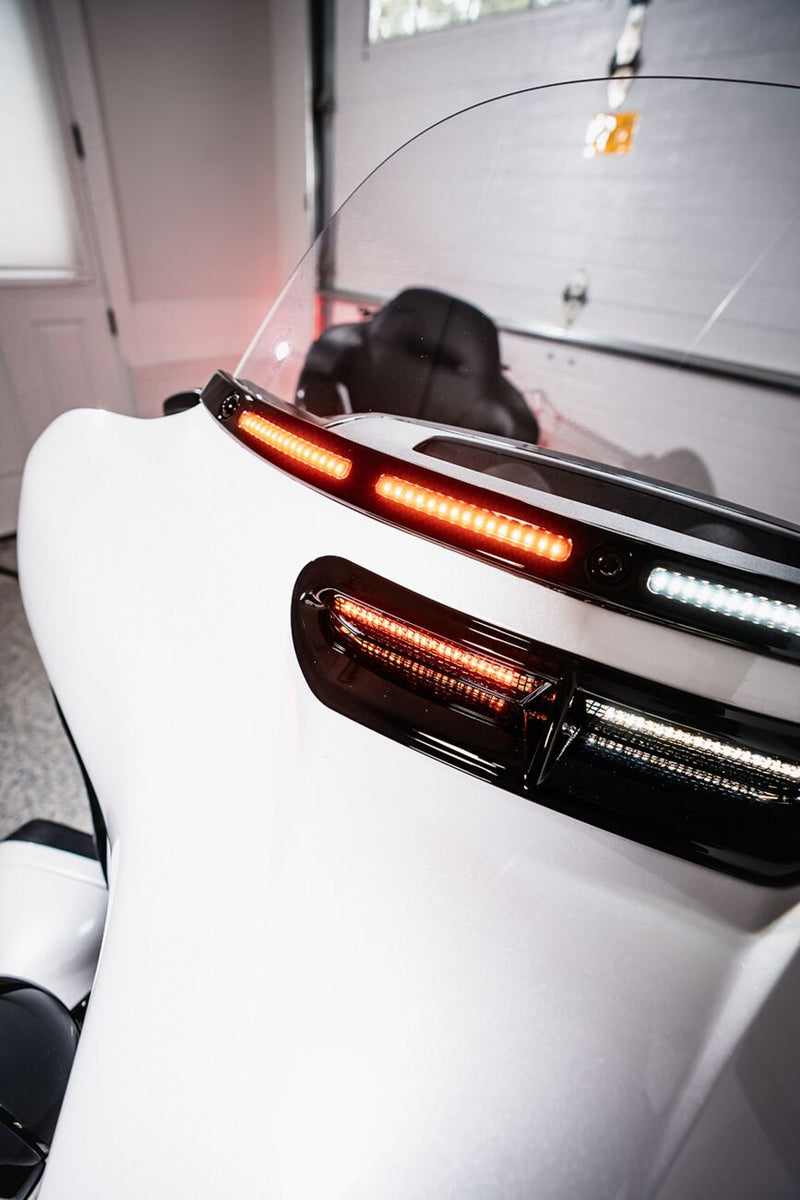 Genesis® 4 Dynamic LED Batwing Windshield Trim Black For Harley Davidson FLH 1868 ABS 2021