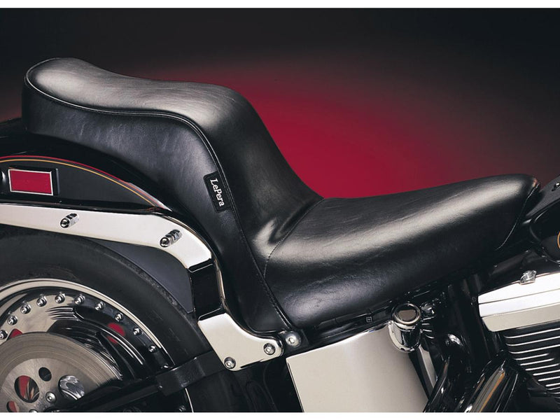 Cherokee Seat Smooth Black Vinyl For 00-17 Softail