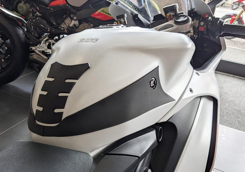 Wrap Around Tank Grip Silicone Charcoal For Ducati Panigale/Streetfighter V2 2020-Current
