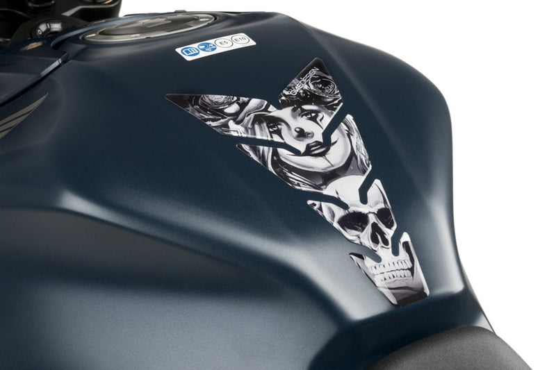 Skull & Poker Tank Pad Black