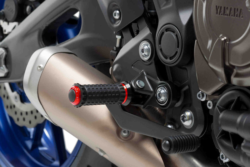 Hi-Tech R-Fighter S Footpegs Red Anodised Aluminium with Black Removable Rubber Grip