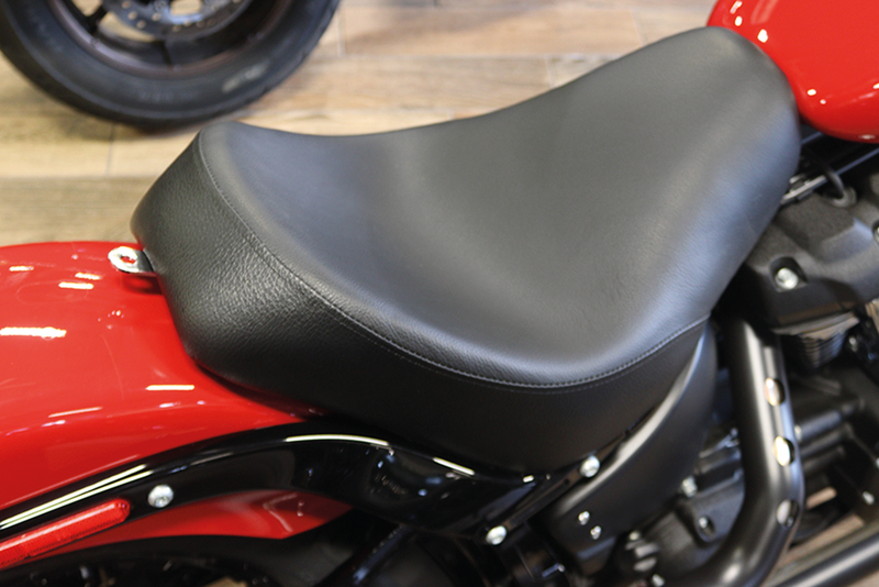 Wyatt Gatling Butt Bucket Seat For Milwaukee Eight Softail Wyatt Gatling Butt Bucket Seat ST18-Up