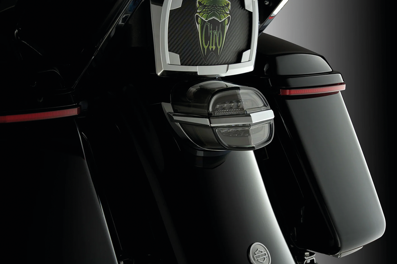 Armor Tail + Lic. Light Smoke HD99-Up
