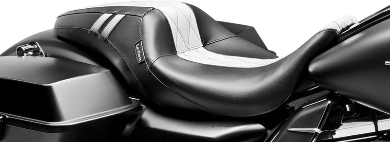 Outcast GT Full-Length Double Diamond Seat Black / White For Harley Davidson FLHR 1584 2008