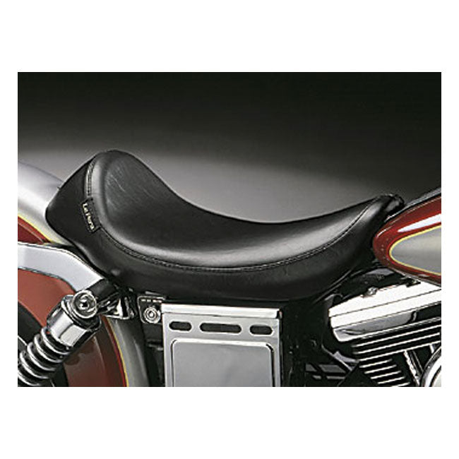 Silhouette Deluxe Solo Seat Smooth For 06-17 Dyna (NU)