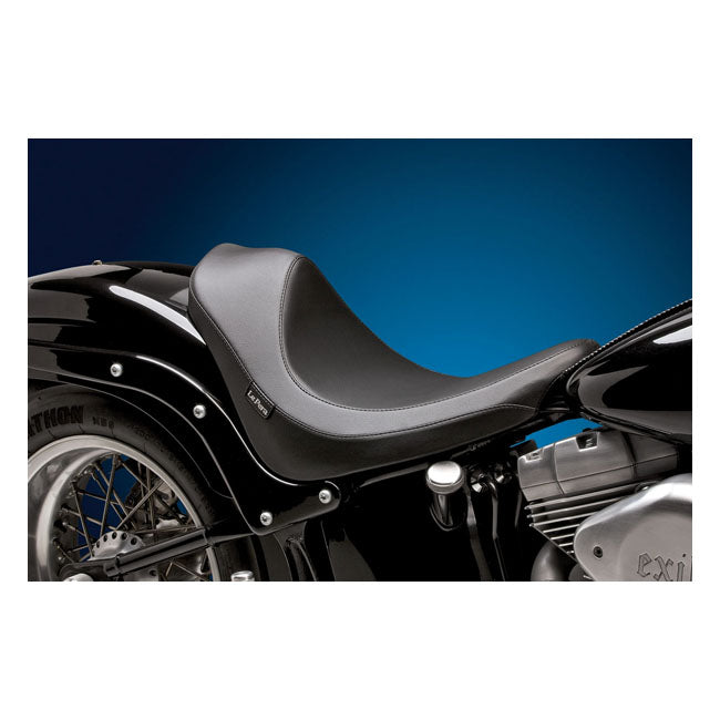 Villain Solo Seat Smooth For 06-17 Softail With 200 MM Rear Tire (NU)