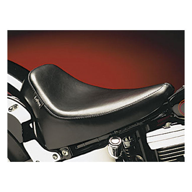 Silhouette Deluxe Solo Seat Smooth For 08-17 Softail (Excl. FXS / FLS/S) With 150 MM Tire / Fender Mounted (NU)